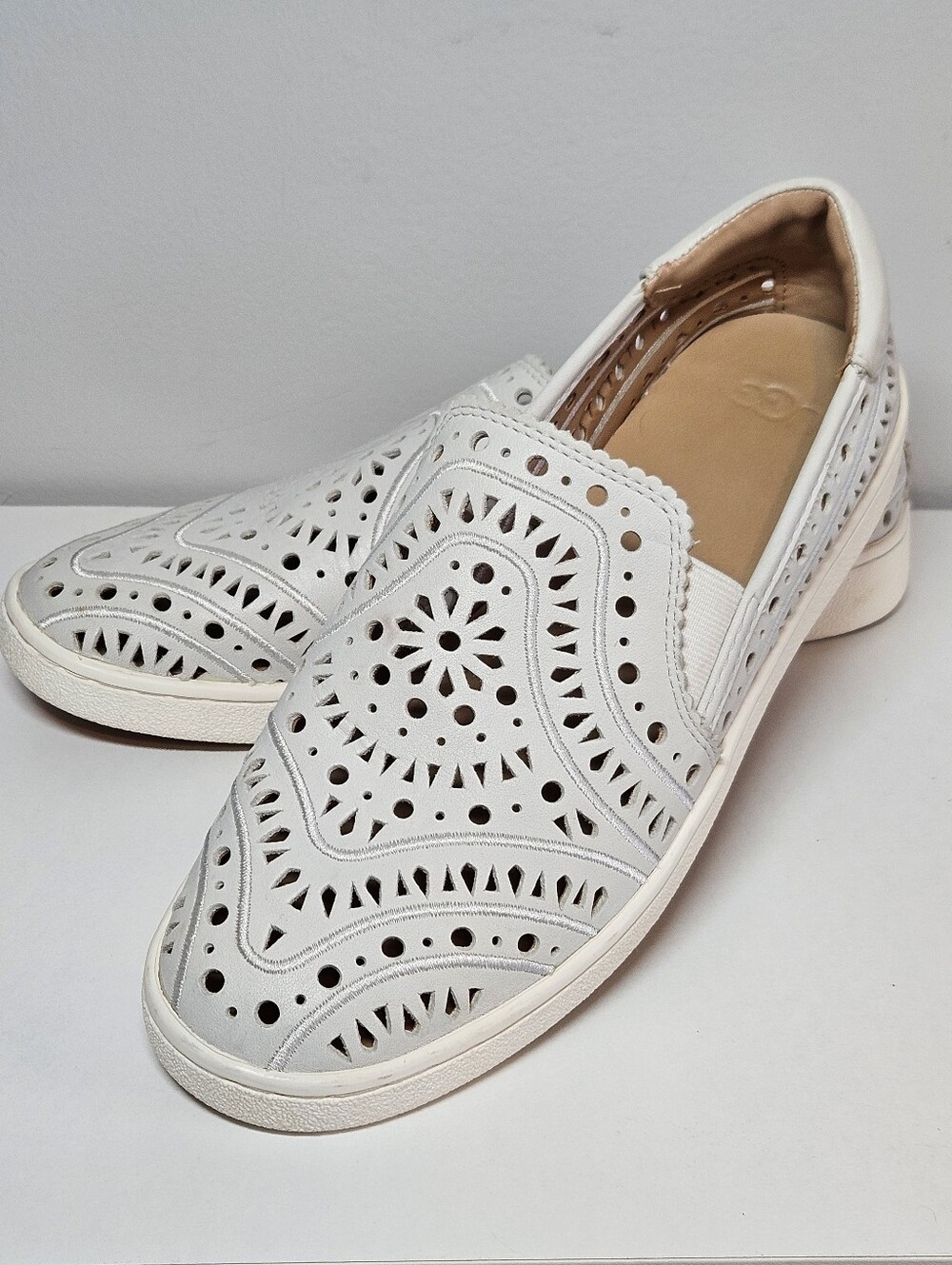 UGG Casual Perforated Women's Slip-On Shoes,  White, Sz 7